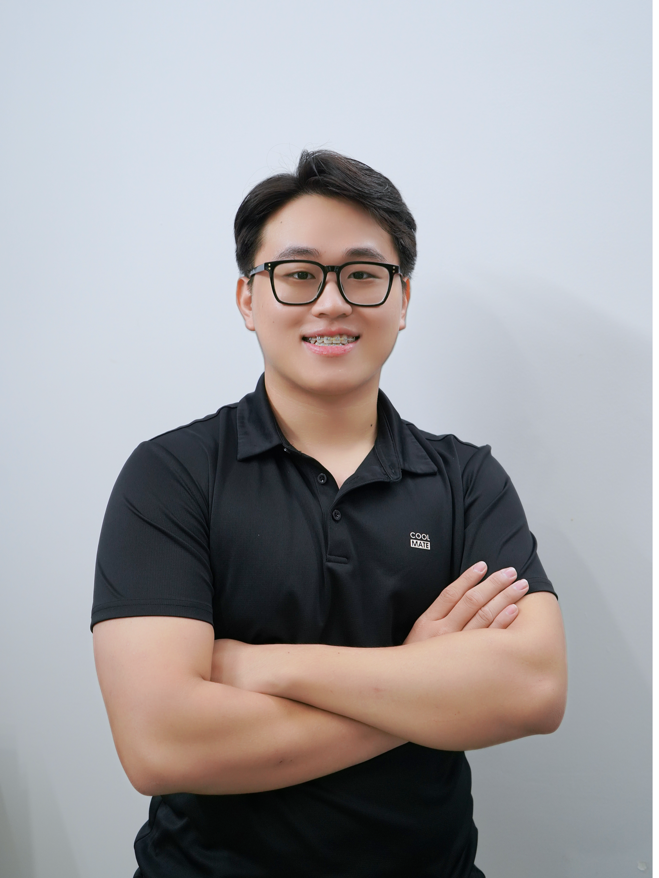 Phan Quí talking with the event team